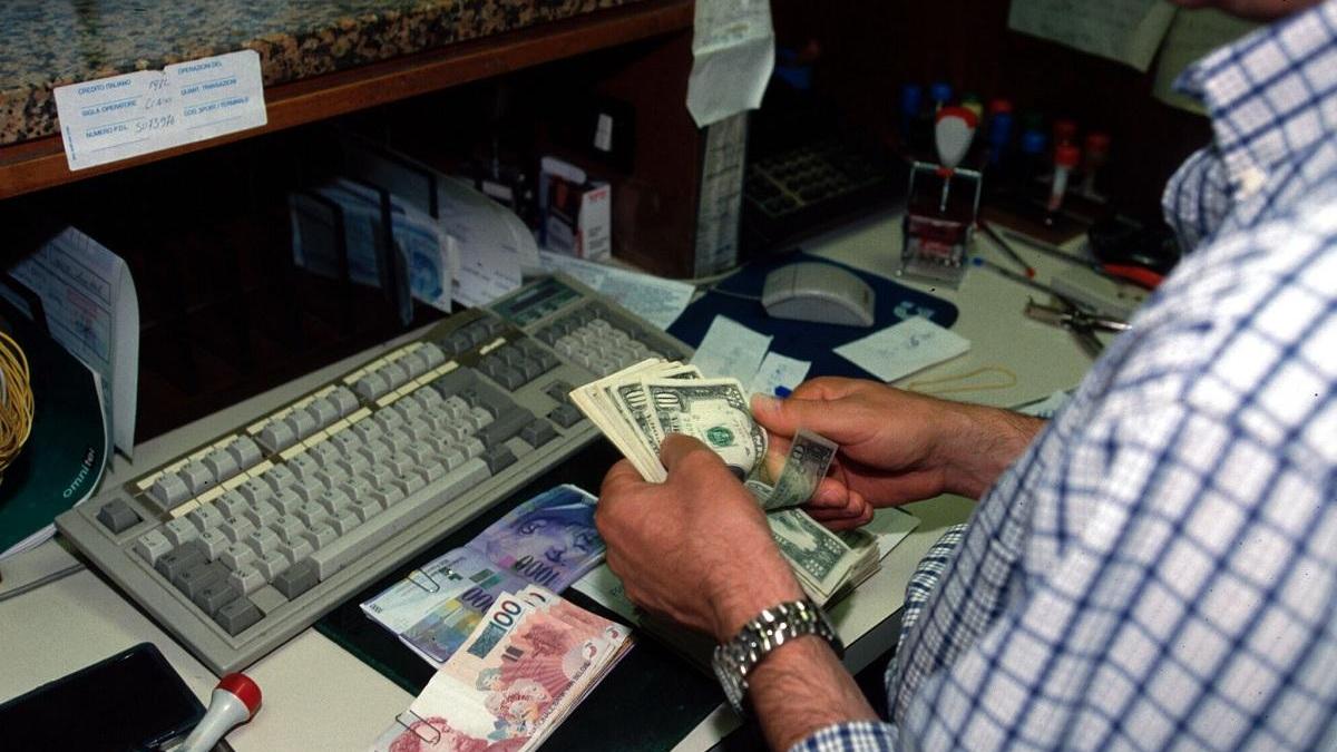 La denuncia della Cisl: "Banche in fuga dalla Sardegna" 