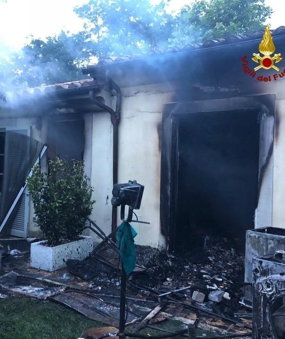 Fulmine incendia casa Paura alla Campigliola 