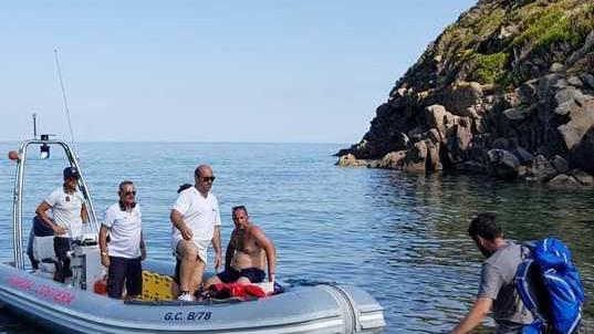 Turisti salvati a Capraia cane muore per il caldo