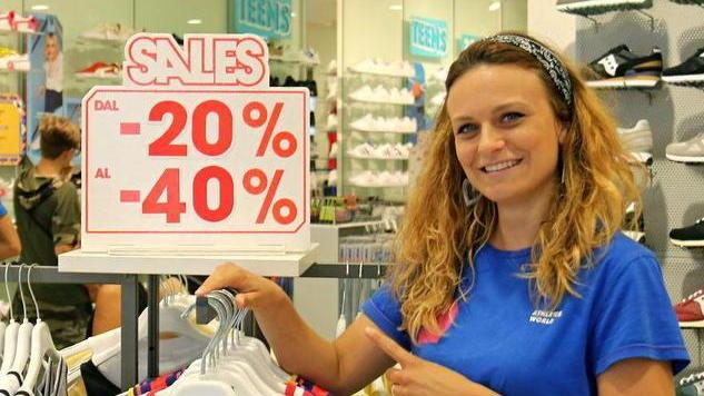 Per il 60% dei negozianti i saldi vanno posticipati