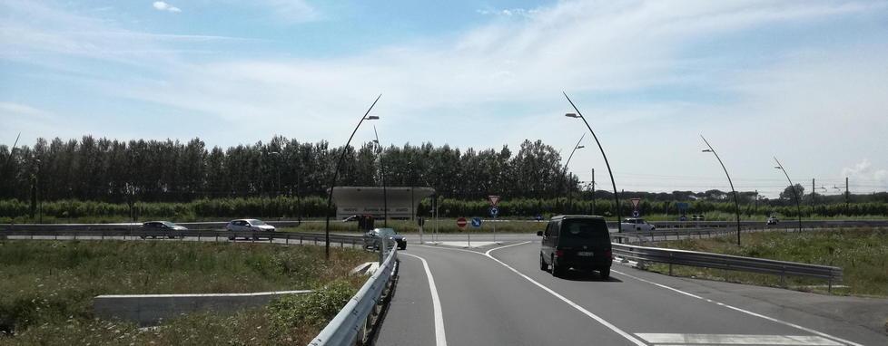 Viabilità pericolosa, servono 2 rotatorie: in 18 anni sull’Aurelia se ne realizza una 