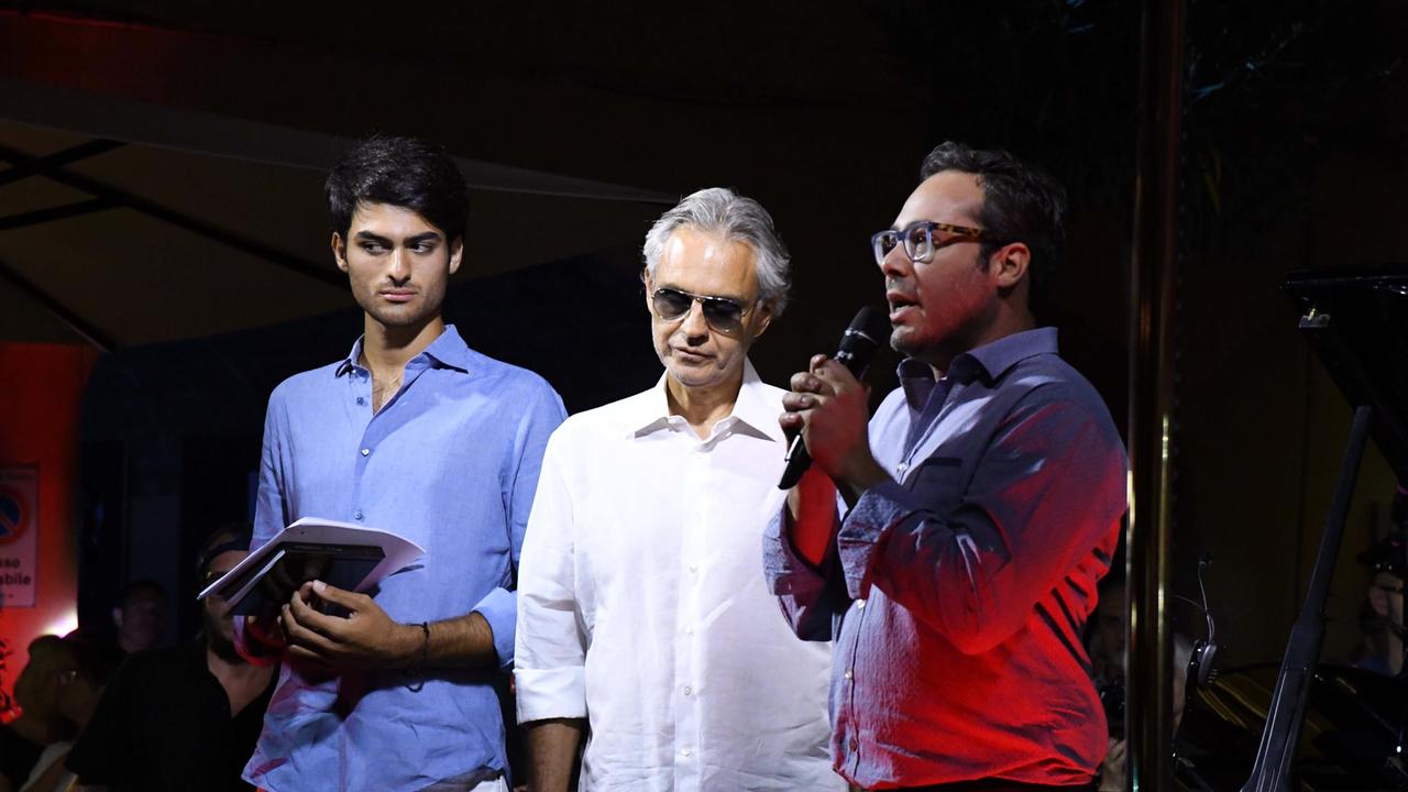 Andrea Bocelli presenta le sue poesie - Video