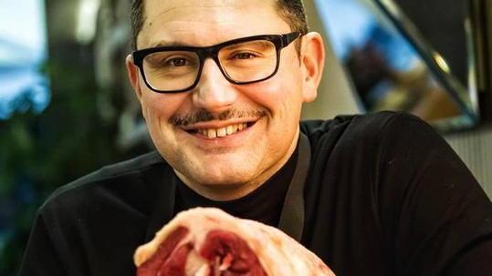 Michelangelo Masoni nel suo nuovo Bistrot in via San Martino al Mercato (foto Luca Managlia)
