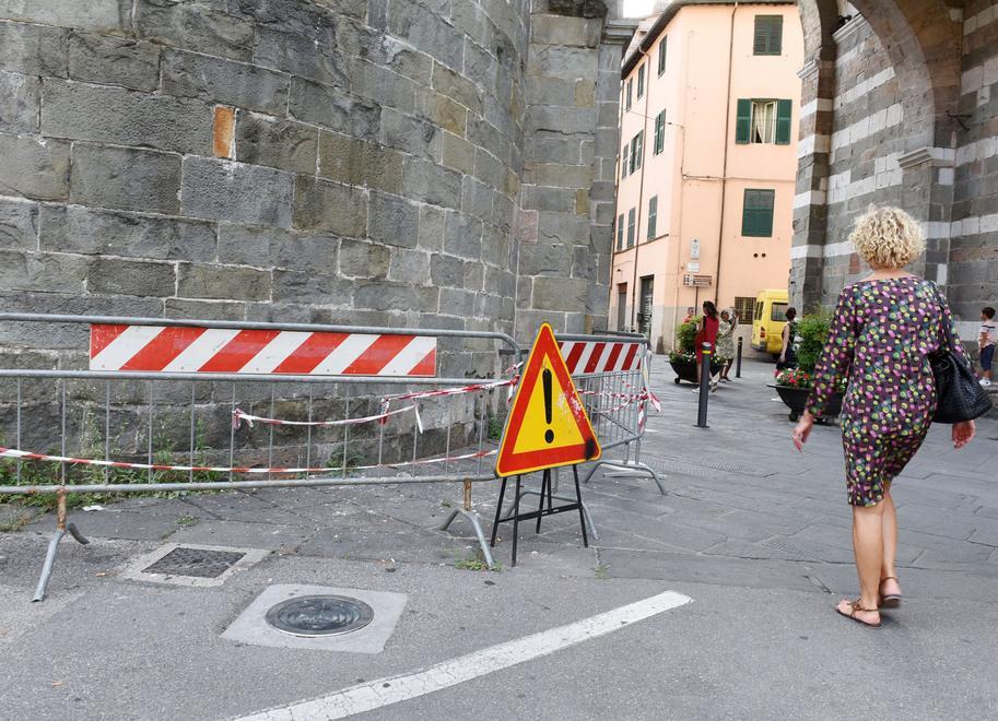 Porta San Gervasio: le transenne restano 