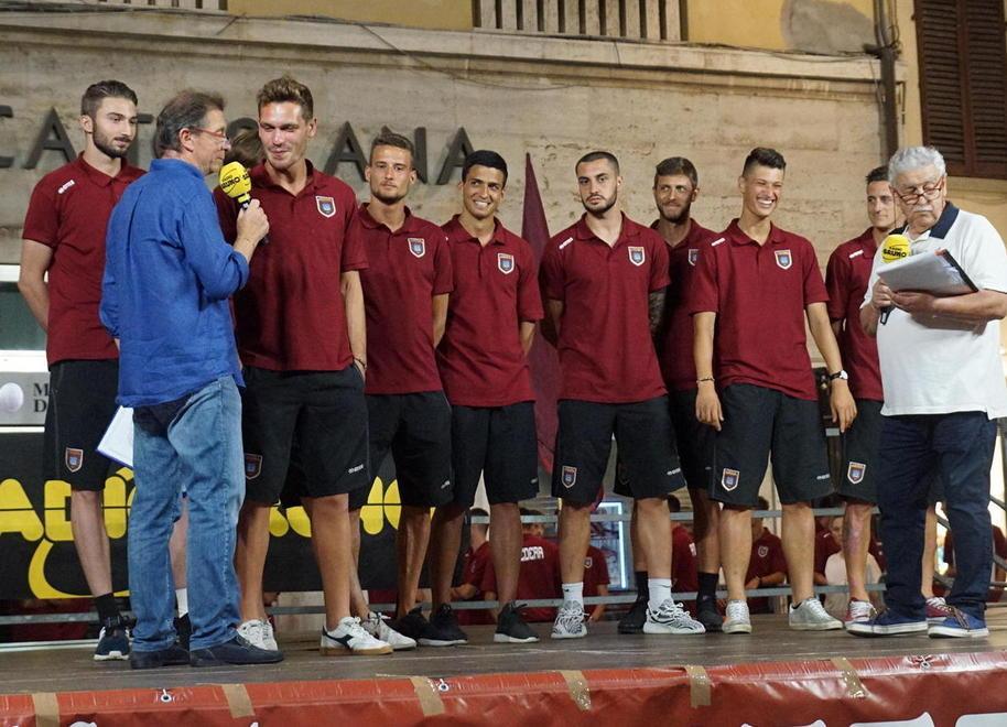 Il Pontedera scende in piazza «Cerchiamo di partire forte» 