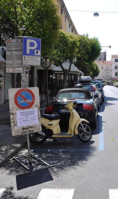 Flop delle vendite i venerdì pomeriggio Proteste in centro per le strade chiuse 