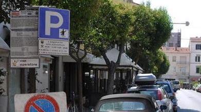 Flop delle vendite i venerdì pomeriggio Proteste in centro per le strade chiuse