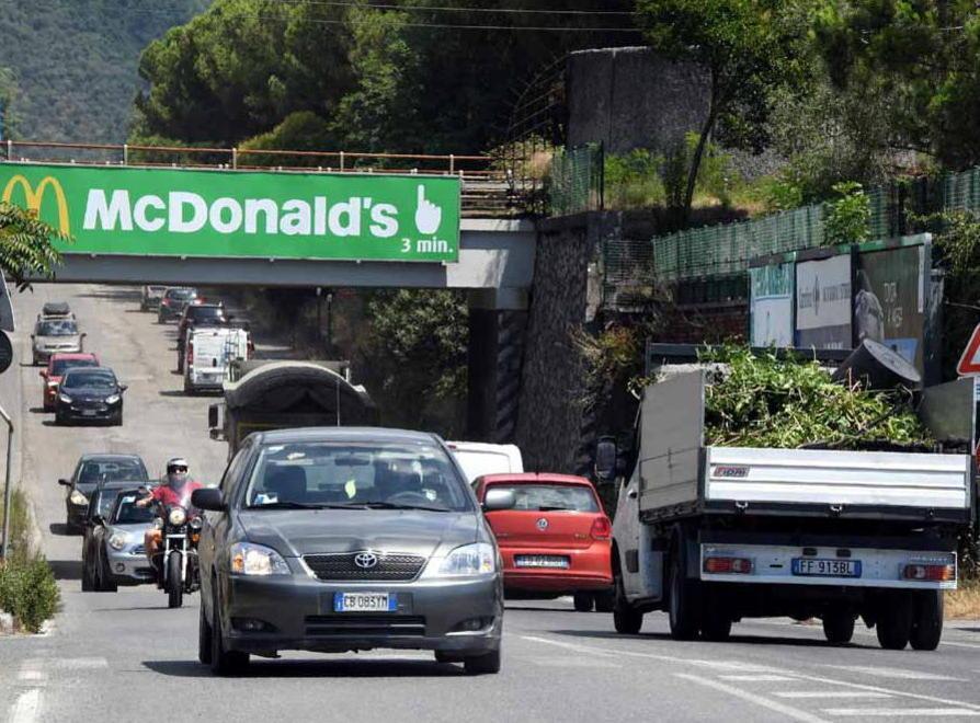 Anziana si perde in città I vigili la ritrovano