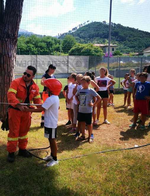 A scuola di antincendioI volontari insegnanoa salvaguardare il bosco