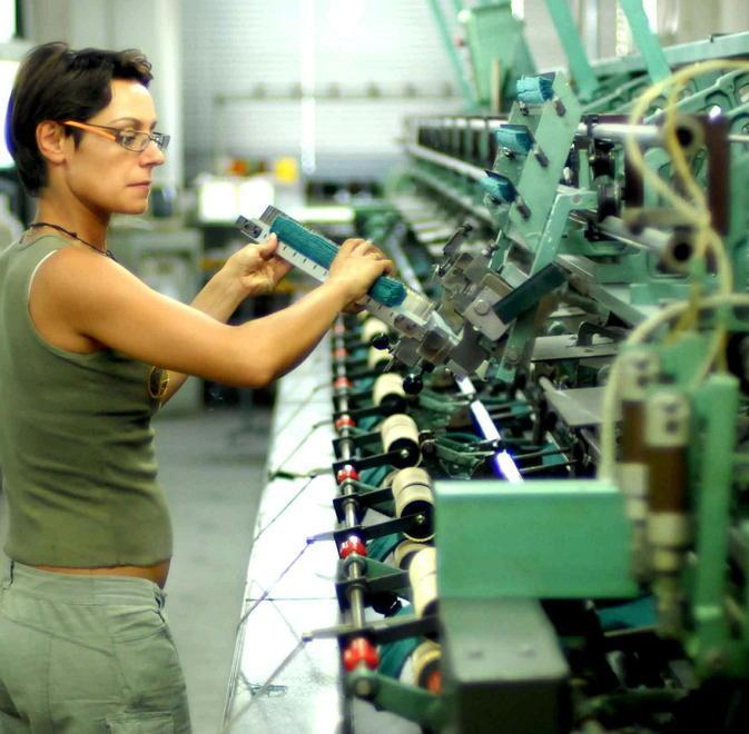 Export, trimestre negativo per maglieria e piastrelle 
