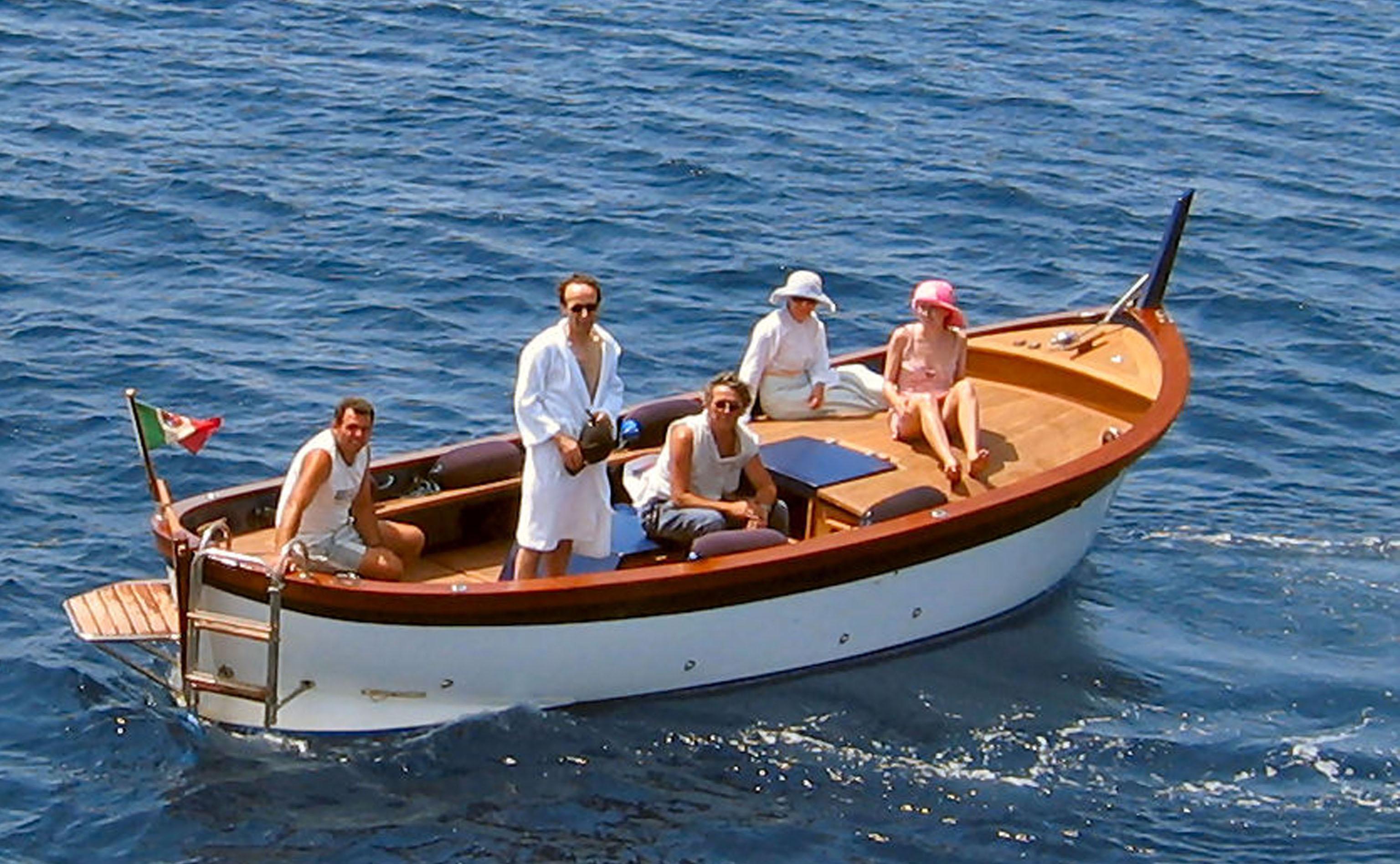 Benigni ferito, il manager dell'Aou di Sassari lo va a trovare in ospedale ed è polemica 