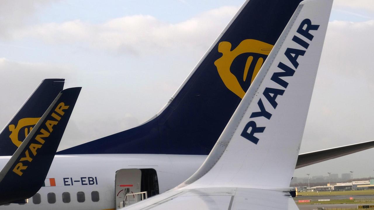 Ryanair, voli cancellati su Alghero e Cagliari: esposto di Codacons