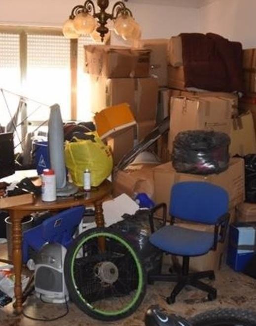 L’alloggio in centro era un magazzino di merce risultata rubata