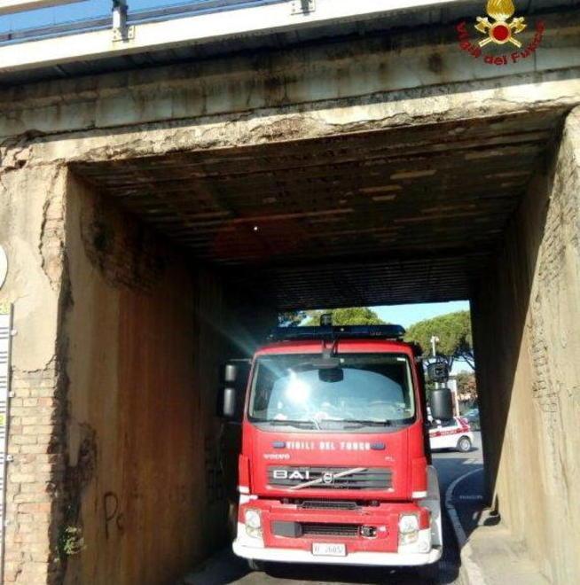 Nuovi cestini e panchine in arrivo alla stazione 