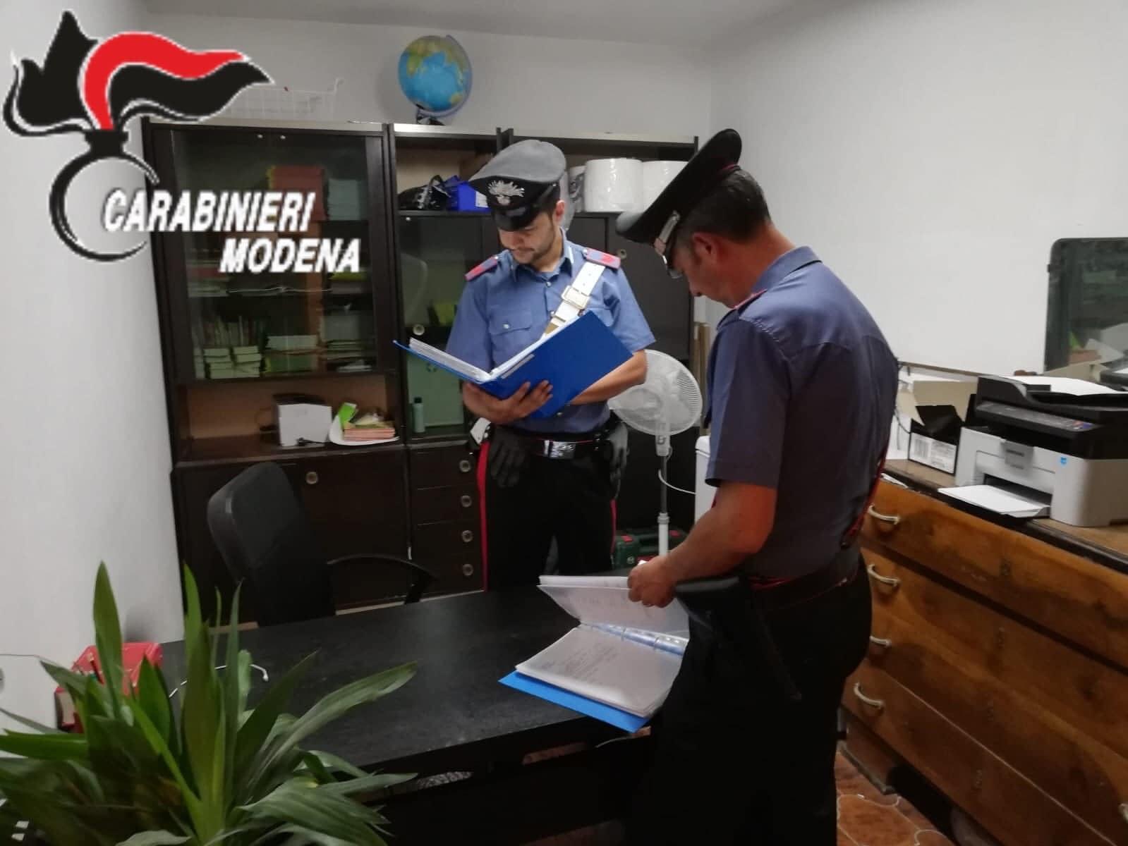 Una scuola abusiva in un palazzo inagibile di Mirandola 