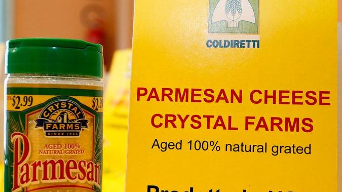 Modena, scoperta impronta chimica contro il falso Parmigiano