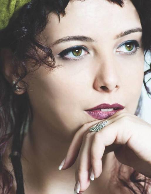 La cantautrice Valentina Bagni stasera s’esibisce a Villa Crastan 