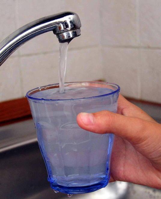 Acqua, aumenti confermati Bolletta più cara del 3,5% 