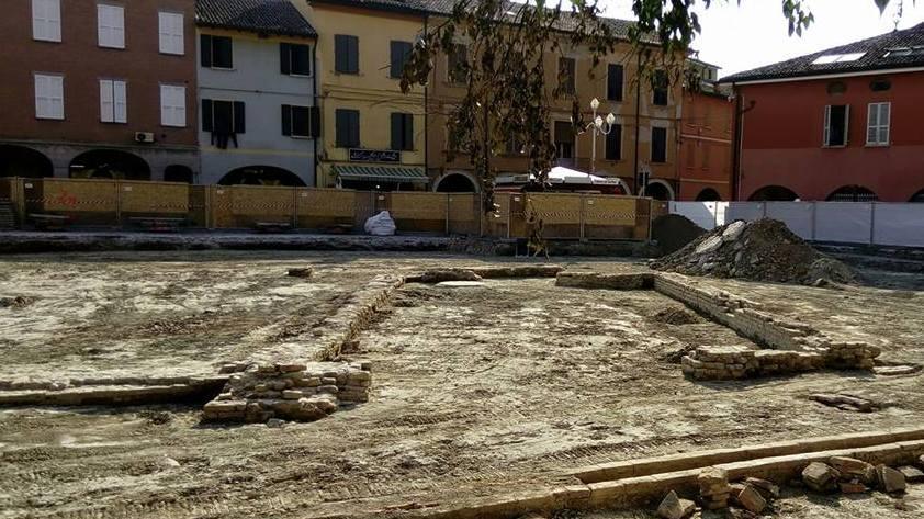 Una chiesa medievale sotto la piazza del paese