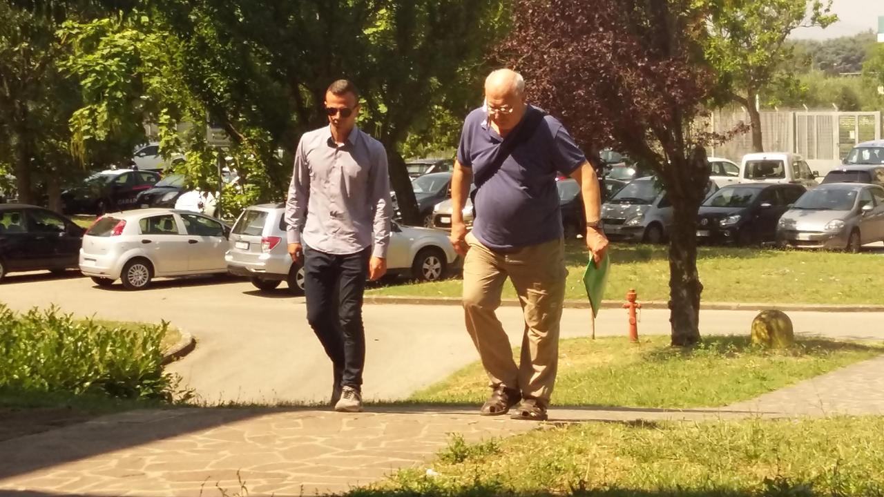 Prete pedofilo, don Glaentzer si giustifica: "Le davo 15 anni, non pensavo ne avesse 11"