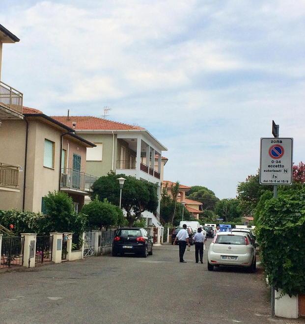 Parcheggi per residenti a Marina di Cecina su 10 auto 3 in divieto 
