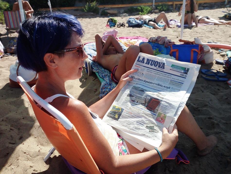 Non si mangia in spiaggia, il sindaco: «Ordinanza giusta, non torno indietro» 