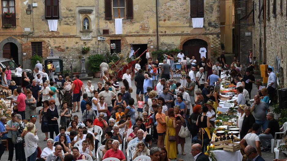 Chianni diventa una bomboniera e fa scoprire bellezze e tradizioni