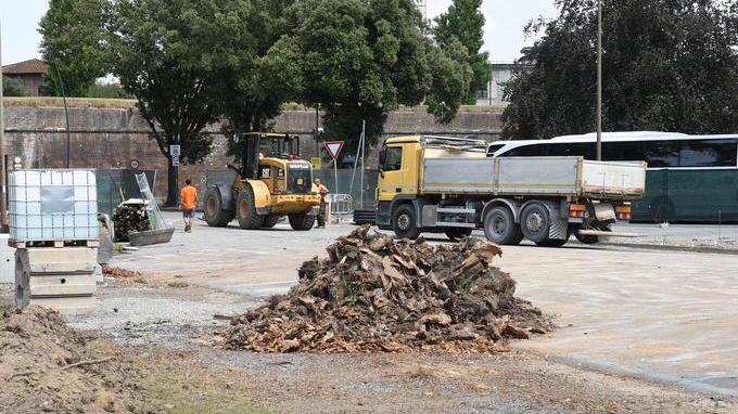 Niente stop al traffico per aprire la nuova rotatoria
