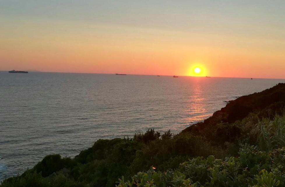 Al Sassoscritto dove il rosso si immerge nel blu