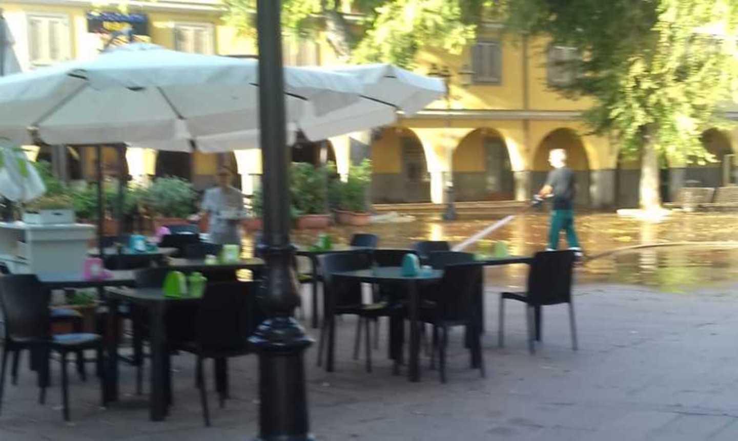 Lavaggio all’ora del caffè e proteste