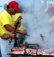Barbecue infuocati per sua maestà il bovino