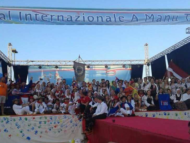 La festa del folk invade Usini