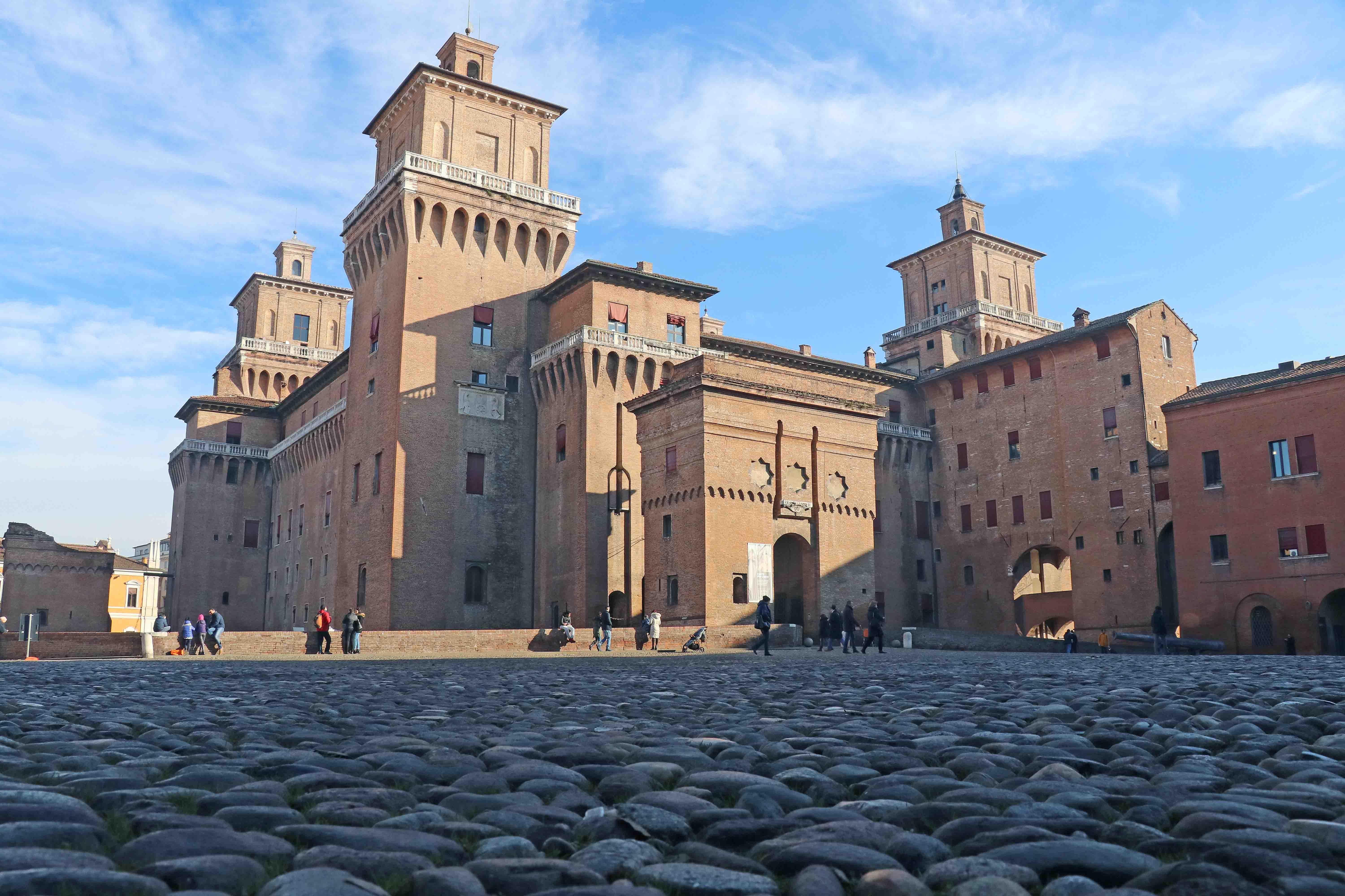 Castello Estense, sede della Provincia di Ferrara