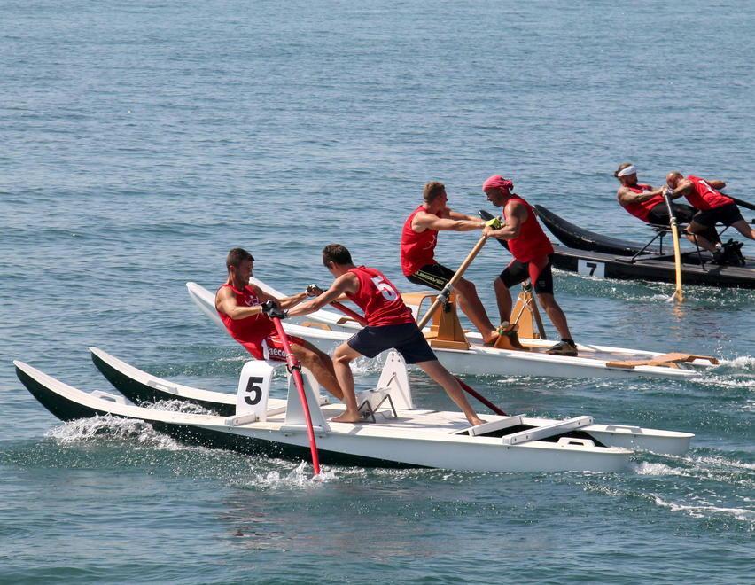 Quella gara tra pattìni dal sapore antico Forte dei Marmi pronta alla sfida dei bagnini 