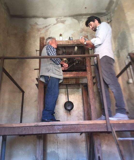 Il grazie del sindaco a Franco l’orologiaio 