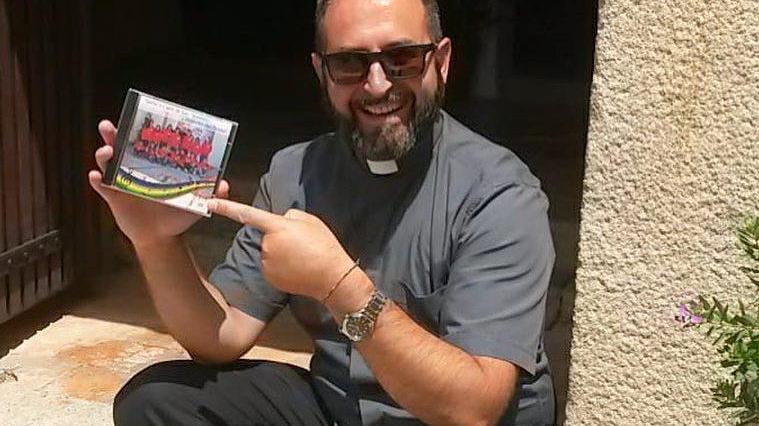 Don Cossu pubblica il primo Cd e finanzia uno spazio per ragazzi