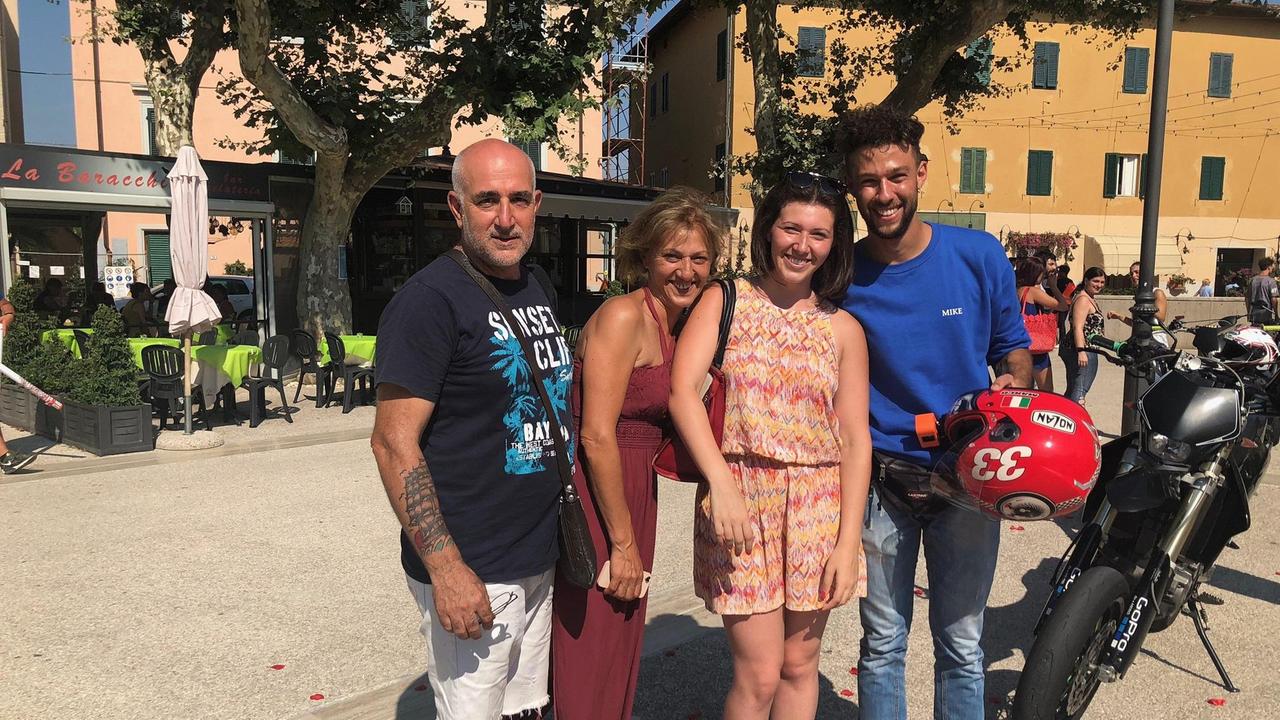 Chiara Ventaloro e Maicol Siliquini con i genitori della ragazza