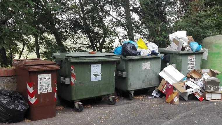 Città sporca, Pazzaglini accusa le imprese: abbandonano i rifiuti in strada