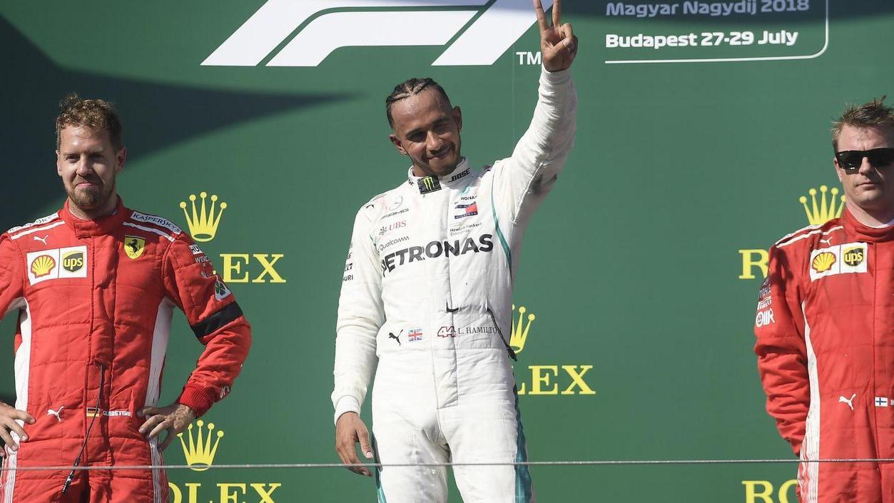 Hamilton il re, le Ferrari al posto d’onore