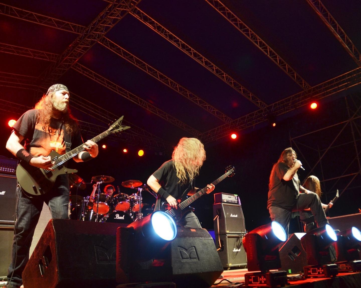 Il live dei Cannibal Corpse scatena il popolo del metal 