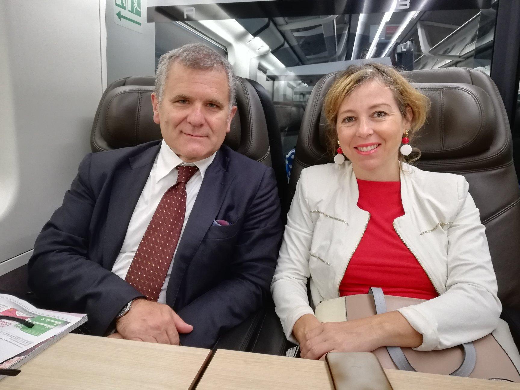 La ministra Giulia Grillo e il sottosegretario Armando Bartolazzi (foto da Facebook)