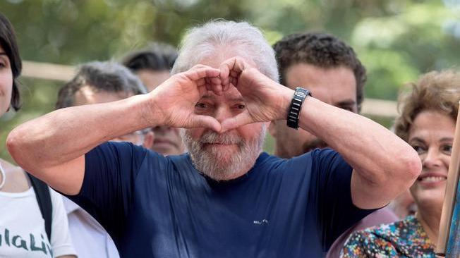 Lula, 6 militanti in sciopero fame