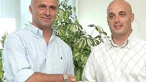 La presentazione del nuovo tecnico D'Arrigo (a sinistra)