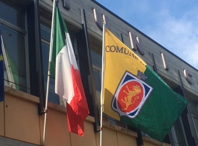 Ora anche Cavriago ha la sua bandiera coi colori giallo e verde