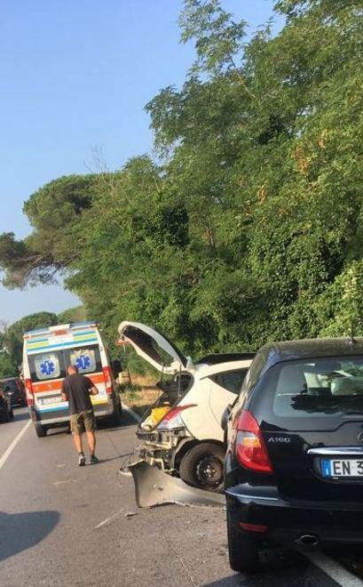 Scontro fra auto: bimbo ferito