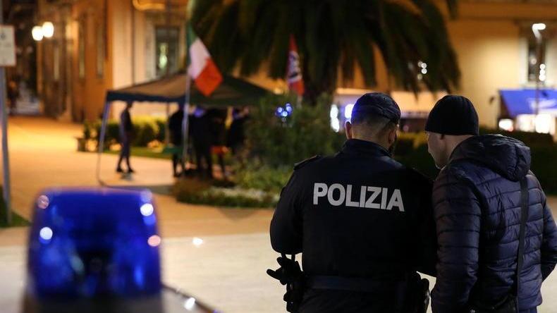Fogli di via e denunce: controlli della polizia dal centro alla zona sud