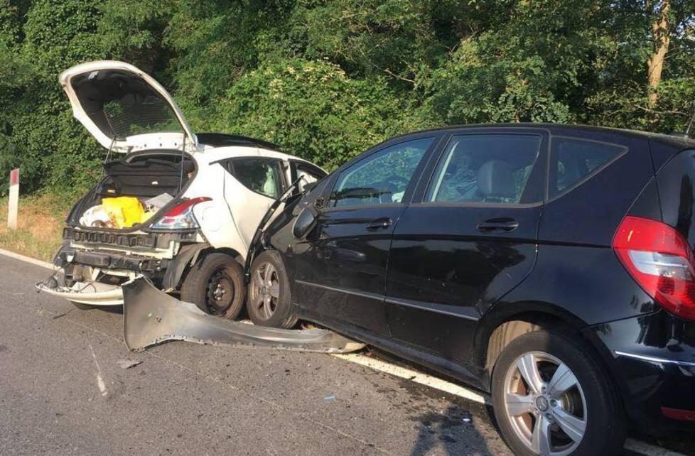 Scontro tra auto: ferito anche un bambino