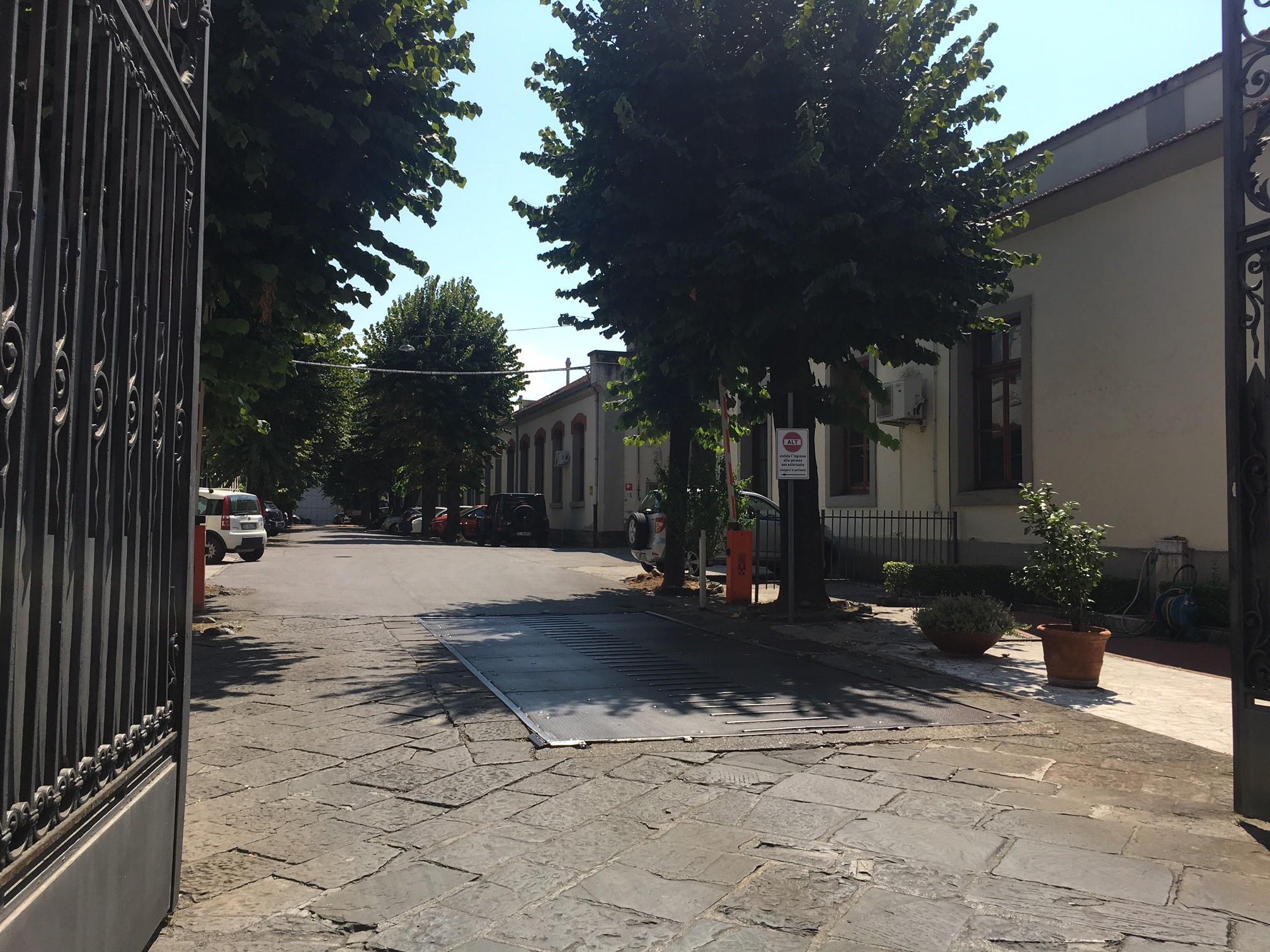 Il lanificio Balli di via Bologna (foto Sproviero/Batavia)