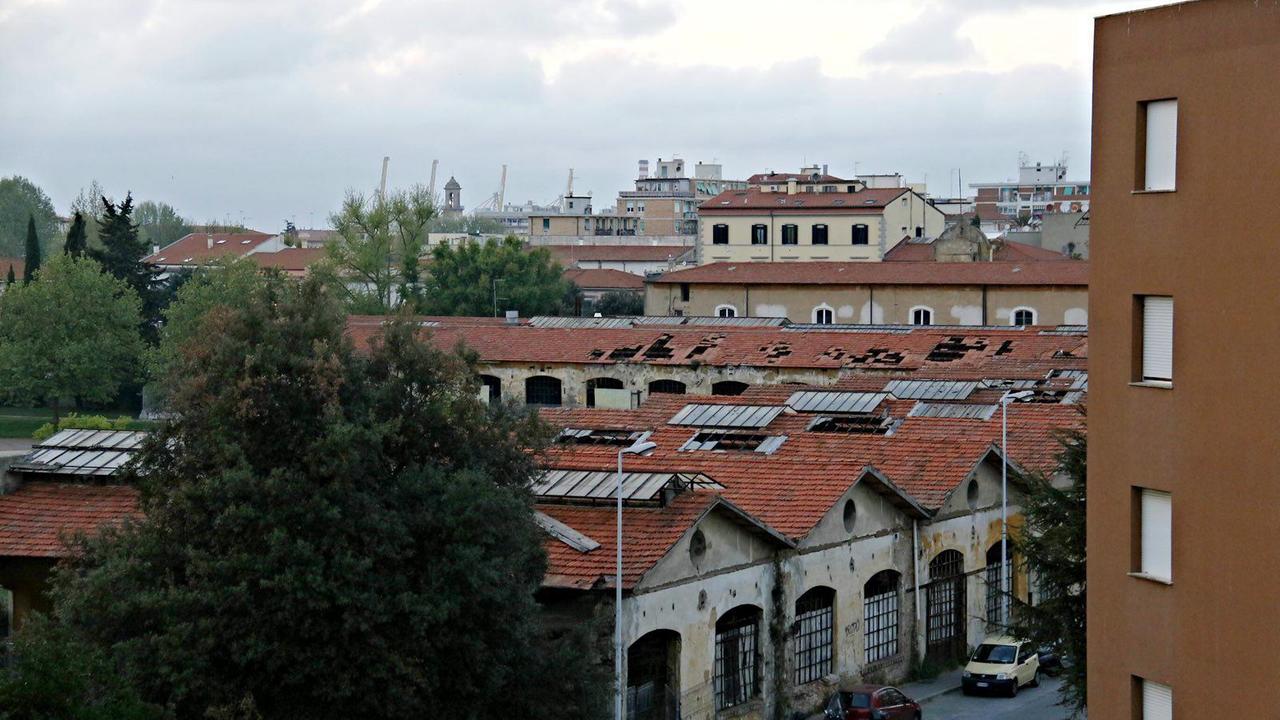 I capannoni ex Pirelli, destinati a trasformarsi nel nuovo ospedale insieme a parte del Parterre