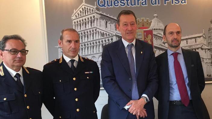 L’ispettore va in pensione e dona un defibrillatore
